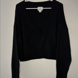 BDG Classic Black V-Neck oversized crop Sweater size large